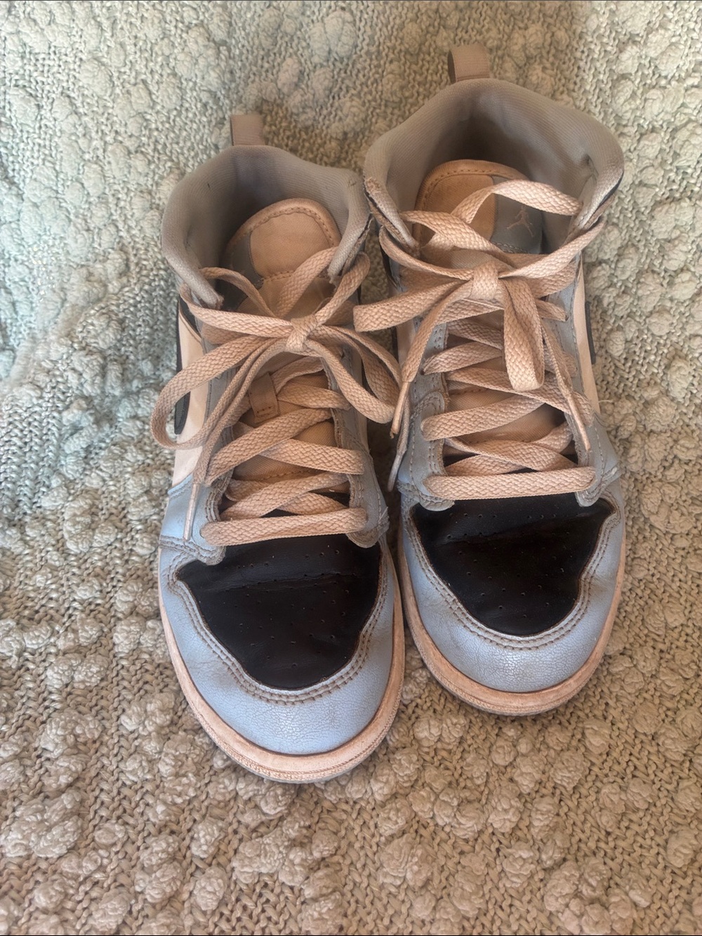 Little girl’s Air Jordan basketball shoes